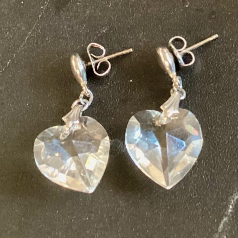 Crystal Heart Drop Earringsngs
